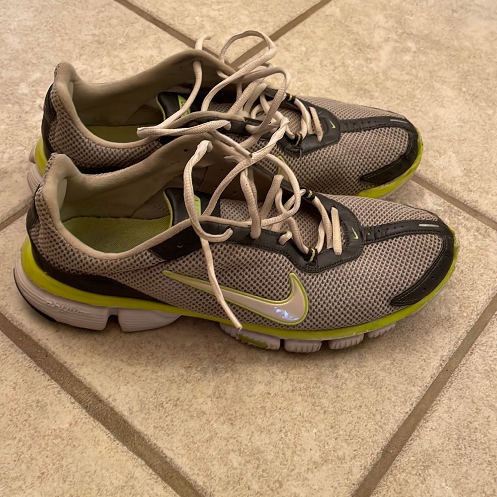 Nike Zoom Running Shoe Women’s Size 11